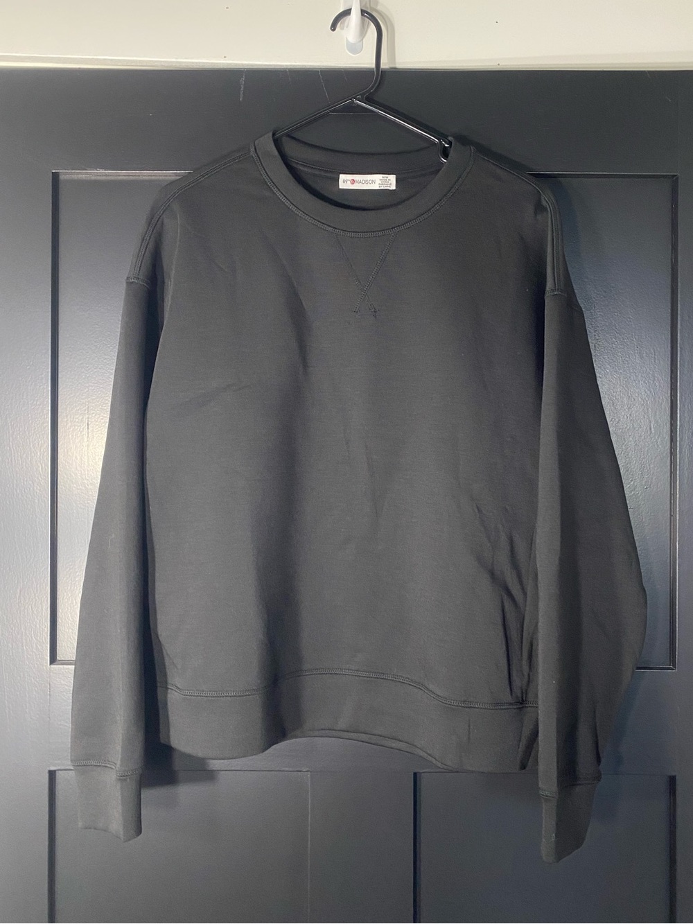 4/$16 89th & Madison Black Crewneck
